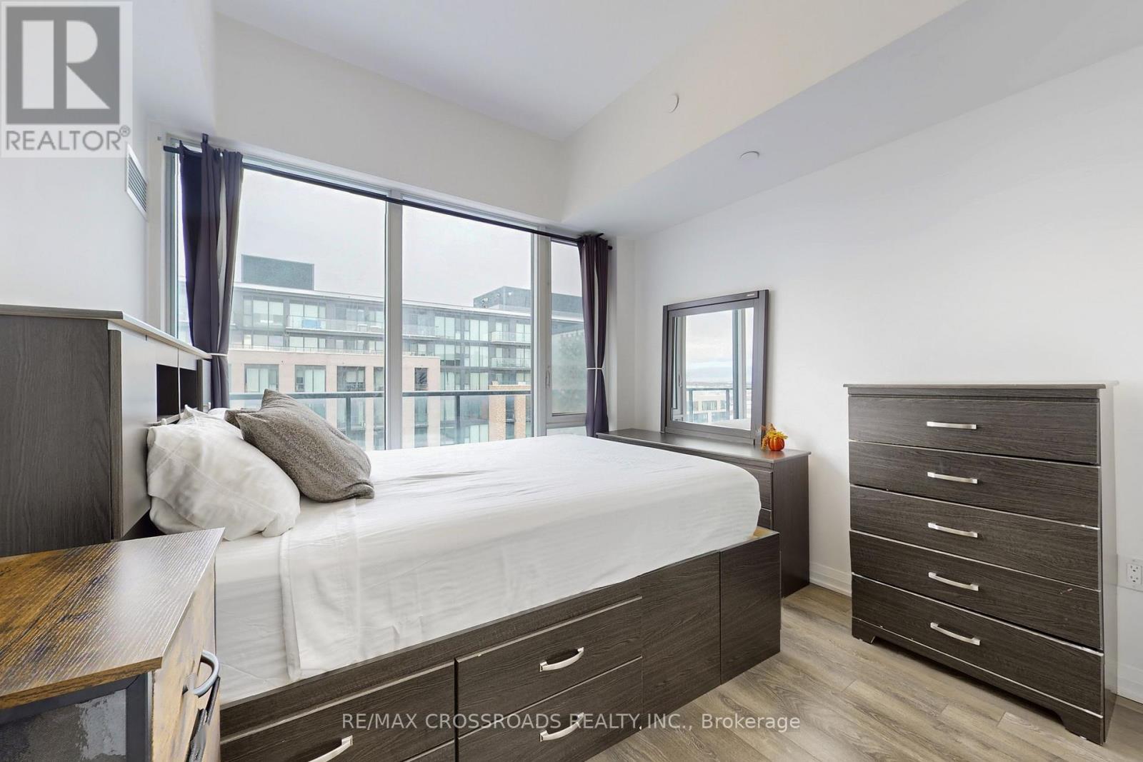 823 - 99 Eagle Rock Way, Vaughan, ON - Indoor Photo Showing Bedroom