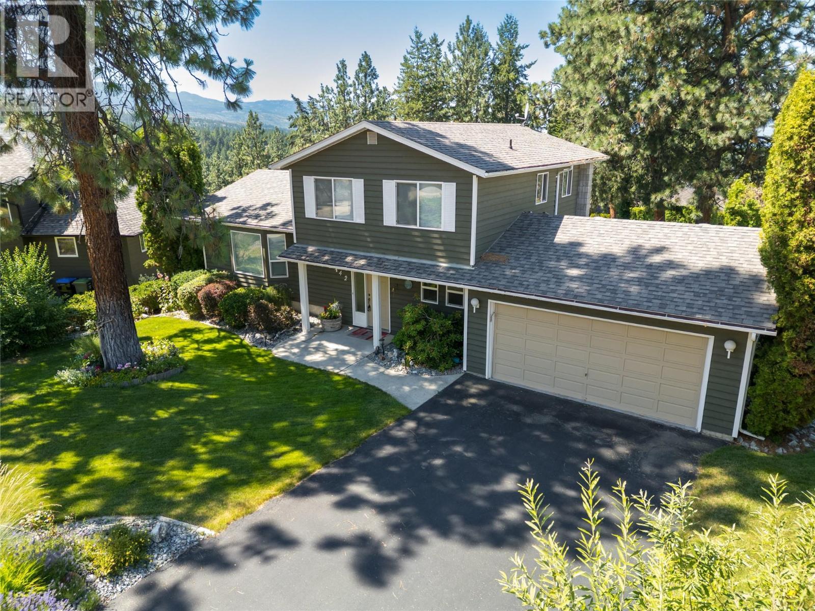 3942 Suncrest Court, Kelowna, BC - Outdoor