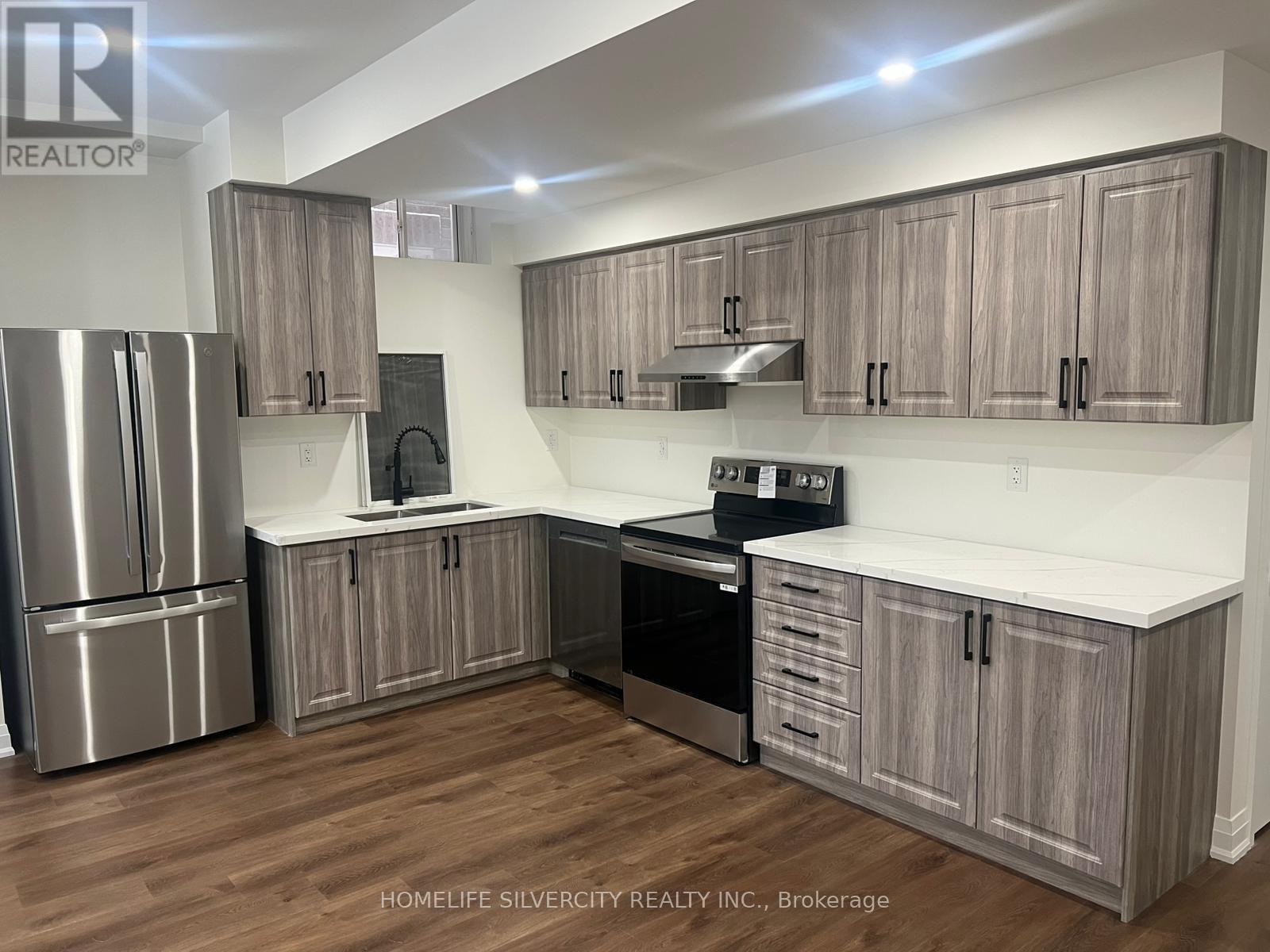 Bsmnt - 51 Wainfleet Crescent, Vaughan, ON - Indoor Photo Showing Kitchen With Upgraded Kitchen