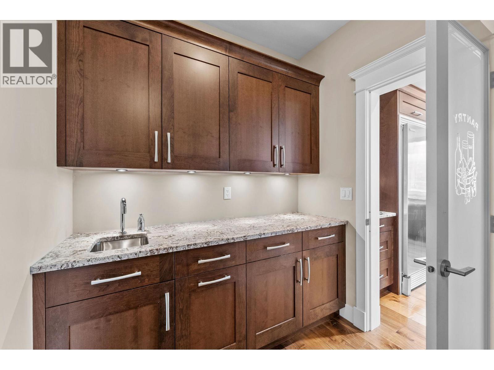 1430 Kechika Court, Kamloops, BC - Indoor Photo Showing Kitchen