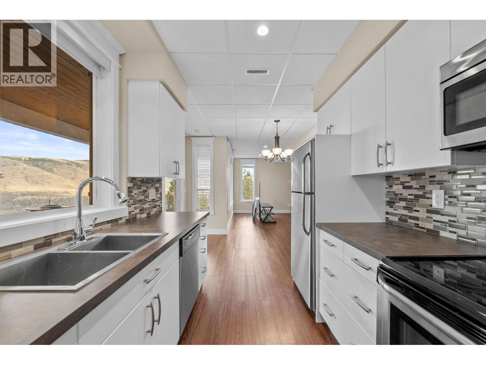1430 Kechika Court, Kamloops, BC - Indoor Photo Showing Kitchen With Stainless Steel Kitchen With Double Sink