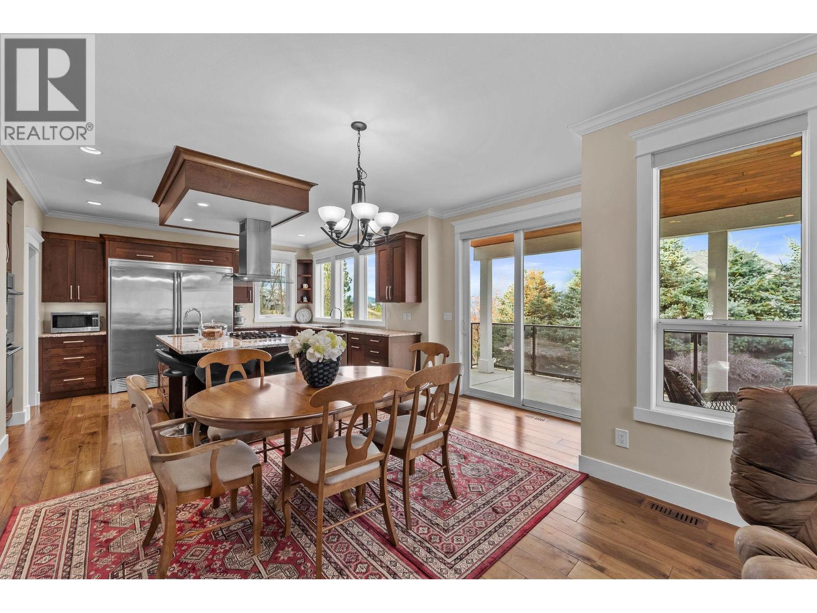 1430 Kechika Court, Kamloops, BC - Indoor Photo Showing Dining Room