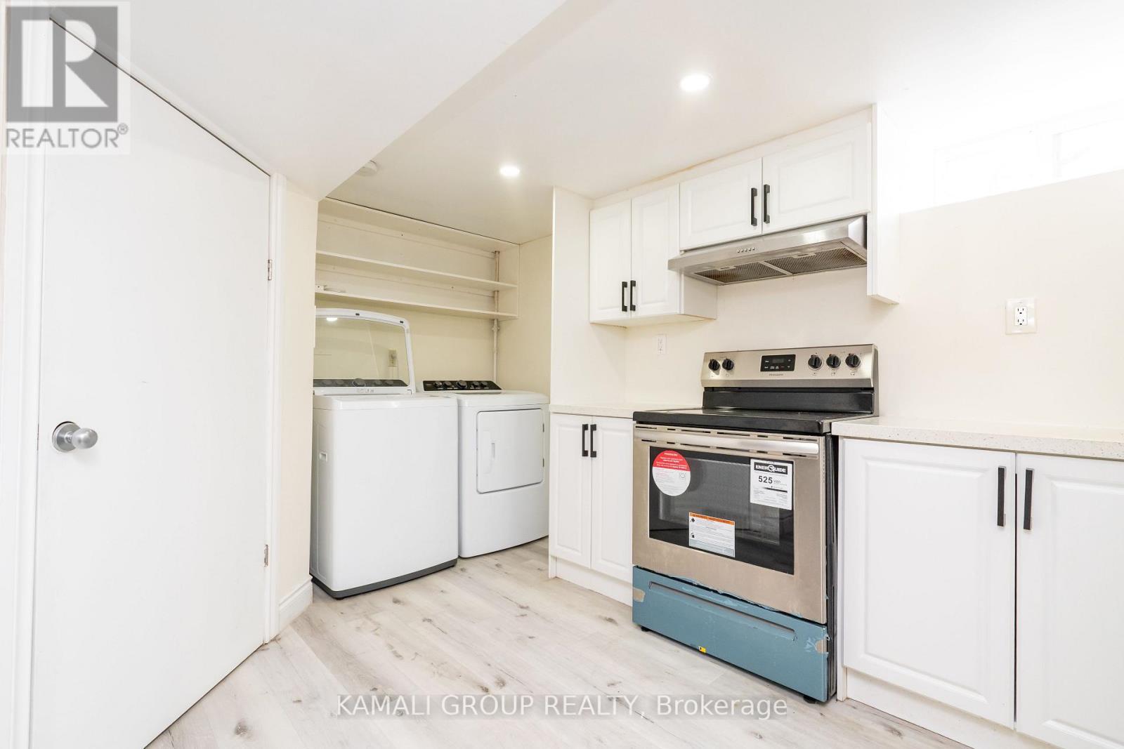 Ensuite Laundry - Bsmt - 315 Bunting Road, St. Catharines, ON - Indoor Photo Showing Kitchen