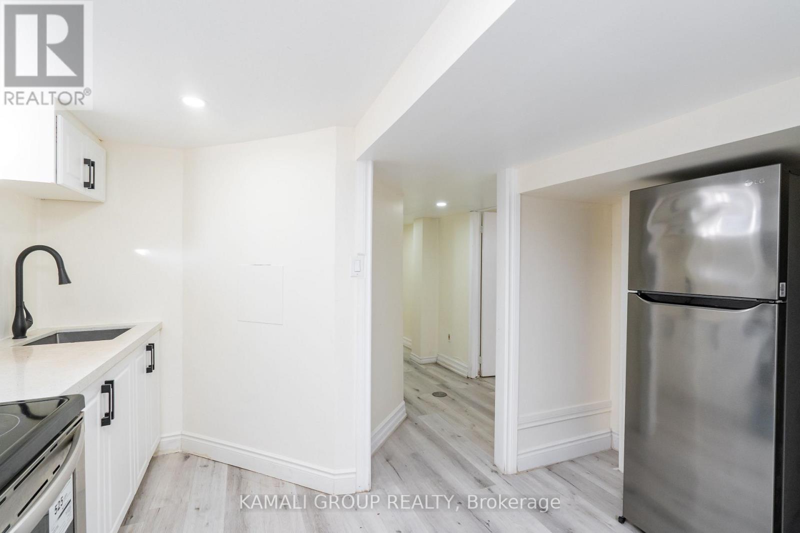 Brand New Appliances - Bsmt - 315 Bunting Road, St. Catharines, ON - Indoor Photo Showing Kitchen