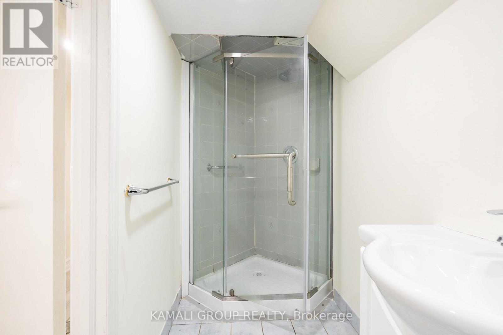 3 Piece Bathroom - Bsmt - 315 Bunting Road, St. Catharines, ON - Indoor Photo Showing Bathroom