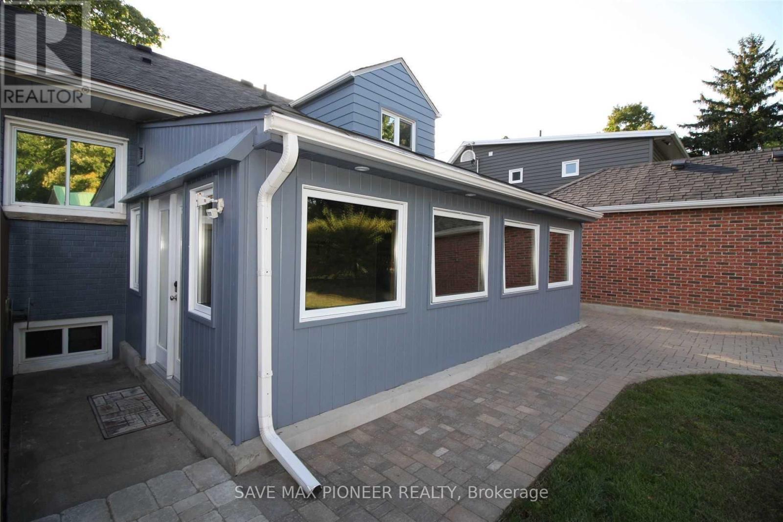 5 Parkview Boulevard, Halton Hills, ON - Outdoor With Exterior