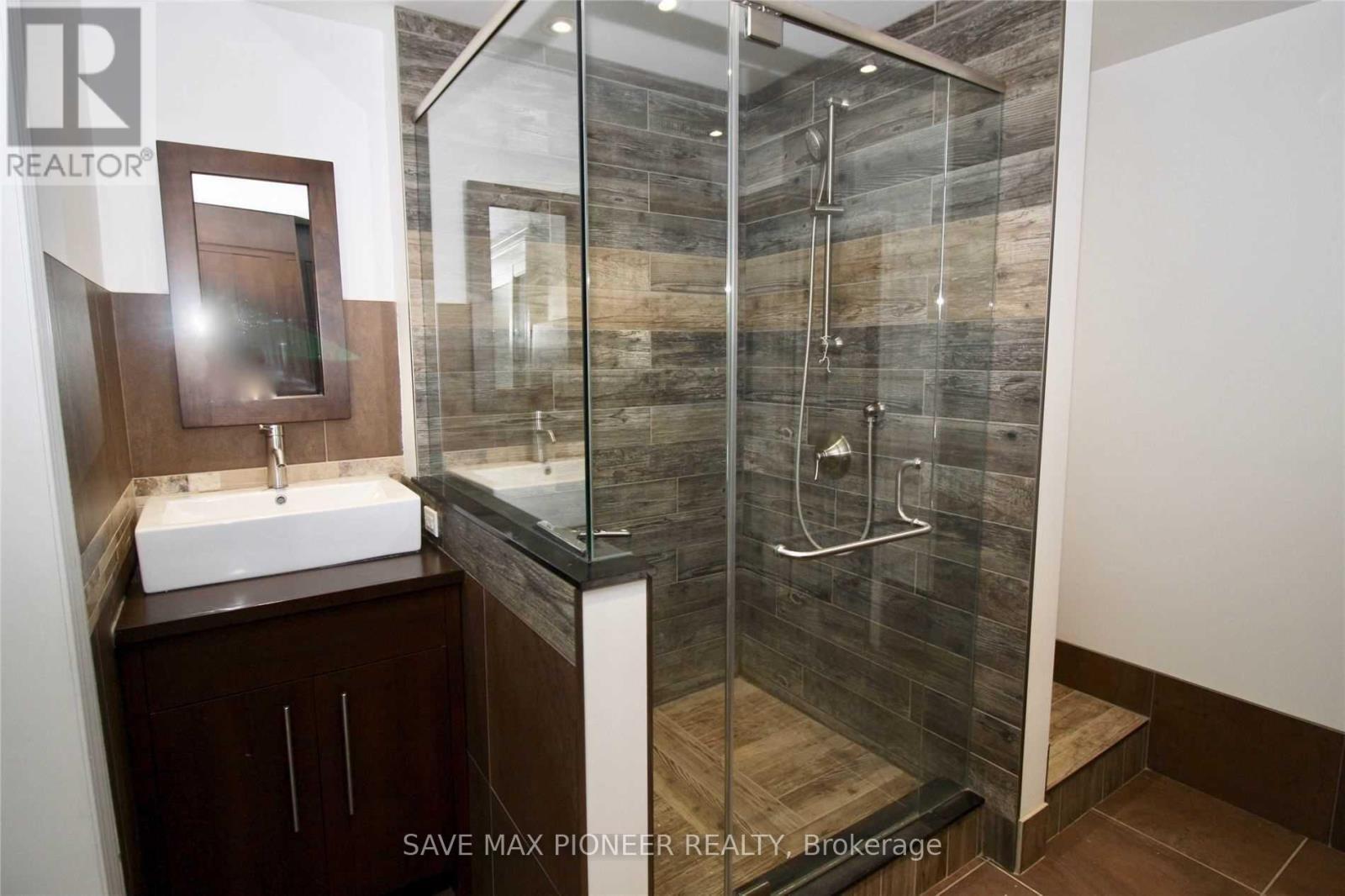 5 Parkview Boulevard, Halton Hills, ON - Indoor Photo Showing Bathroom