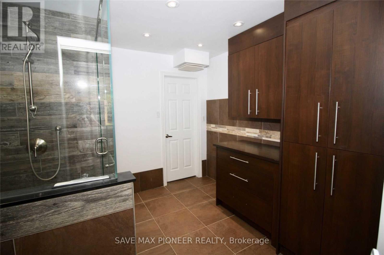 5 Parkview Boulevard, Halton Hills, ON - Indoor