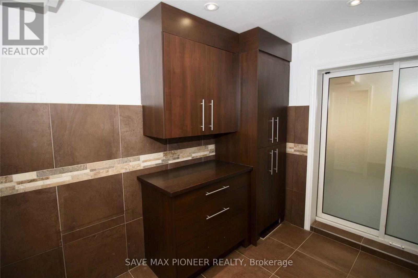 5 Parkview Boulevard, Halton Hills, ON - Indoor