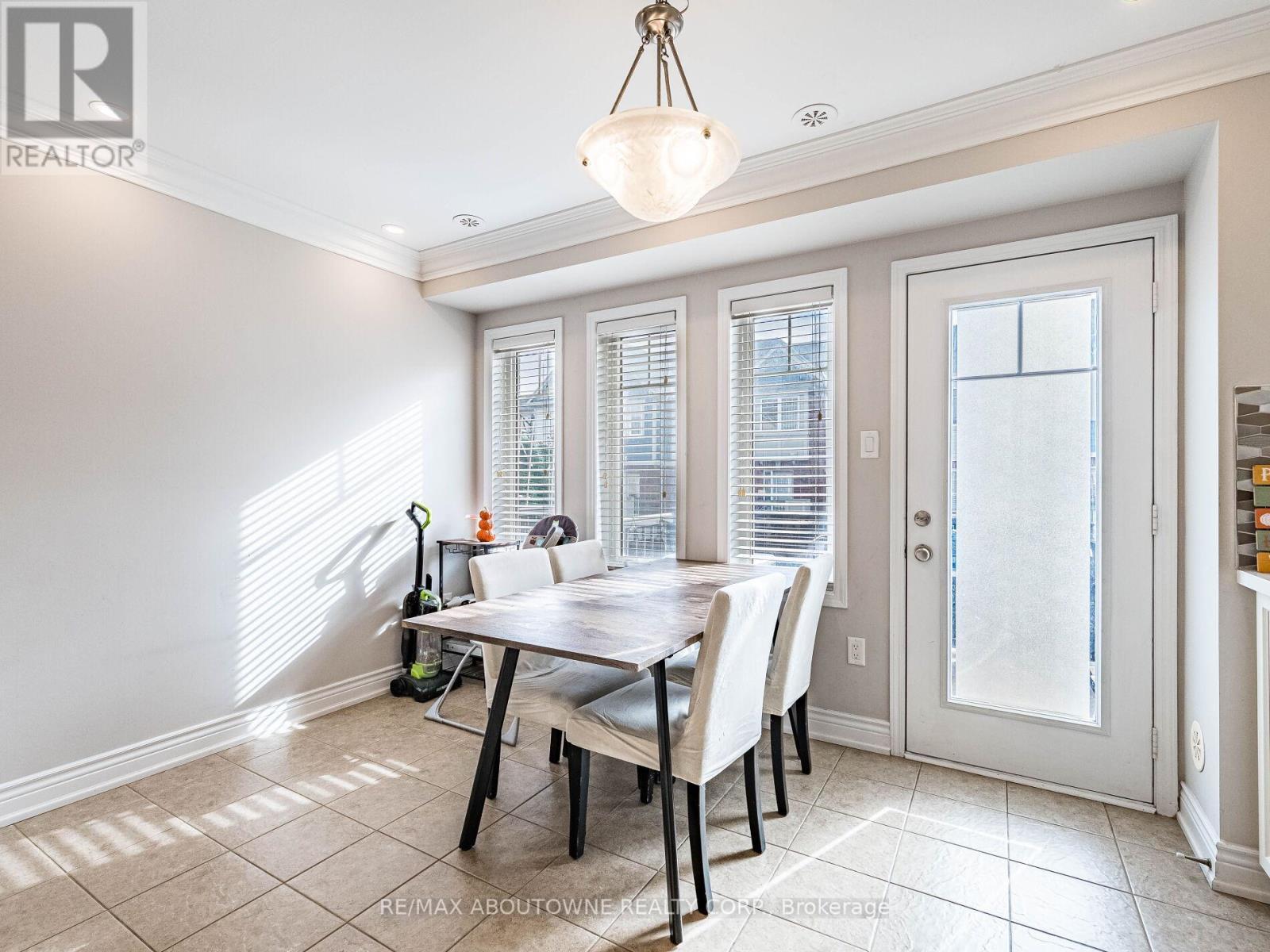 29 - 6020 Derry Road, Milton, ON - Indoor Photo Showing Dining Room