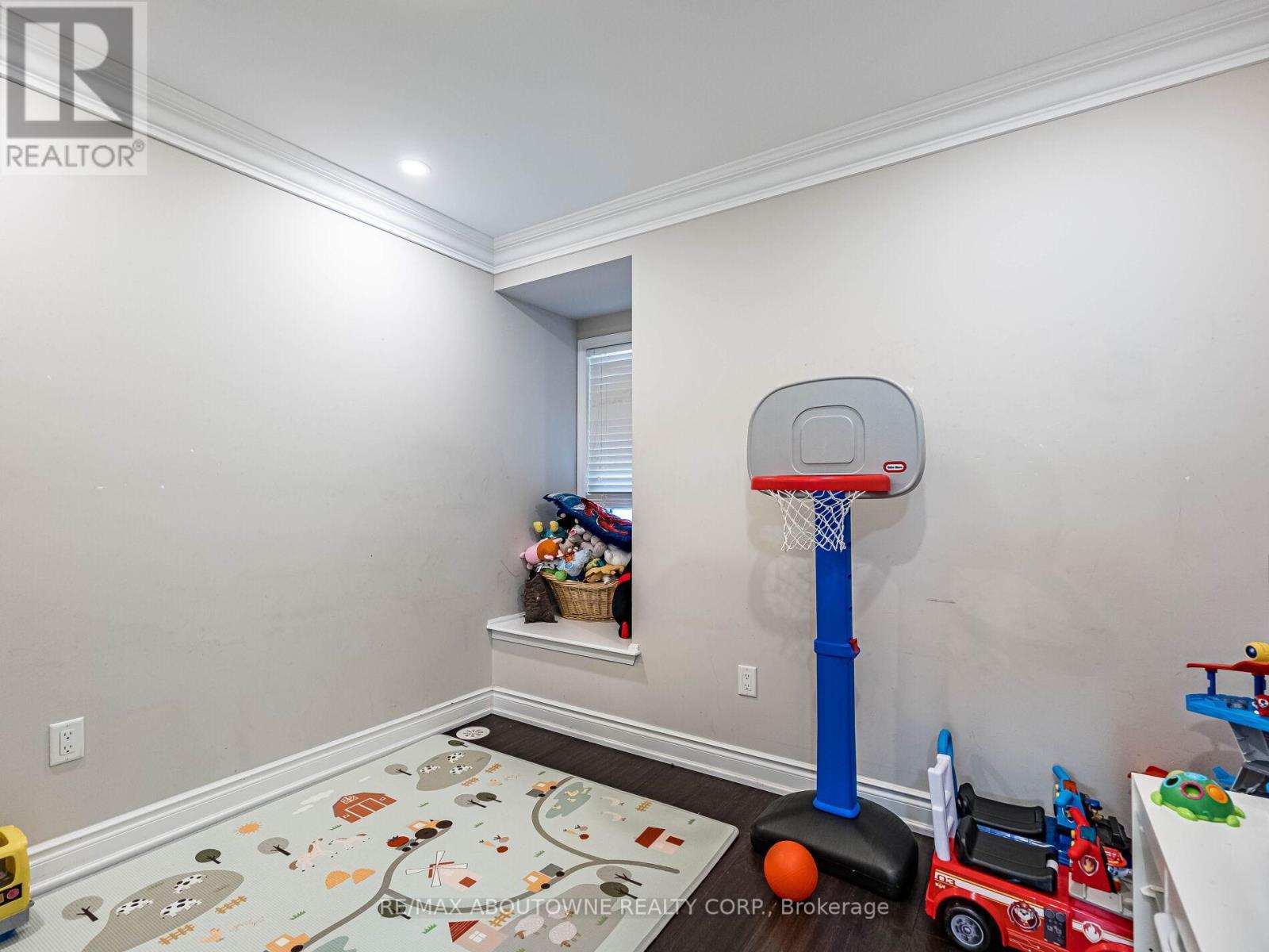 29 - 6020 Derry Road, Milton, ON - Indoor