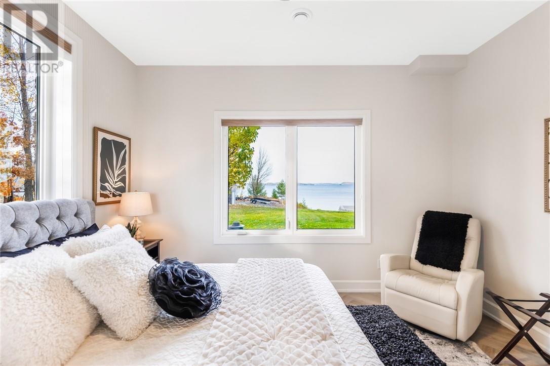 20 Breezehill Road, Skead, ON - Indoor Photo Showing Bedroom