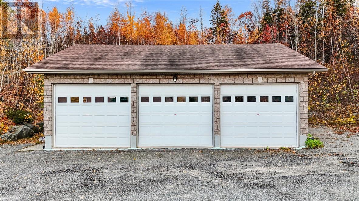 20 Breezehill Road, Skead, ON - Outdoor