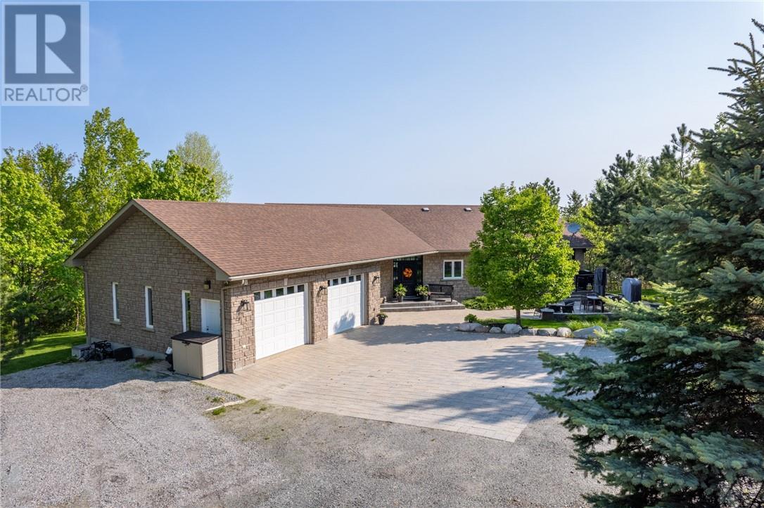 20 Breezehill Road, Skead, ON - Outdoor