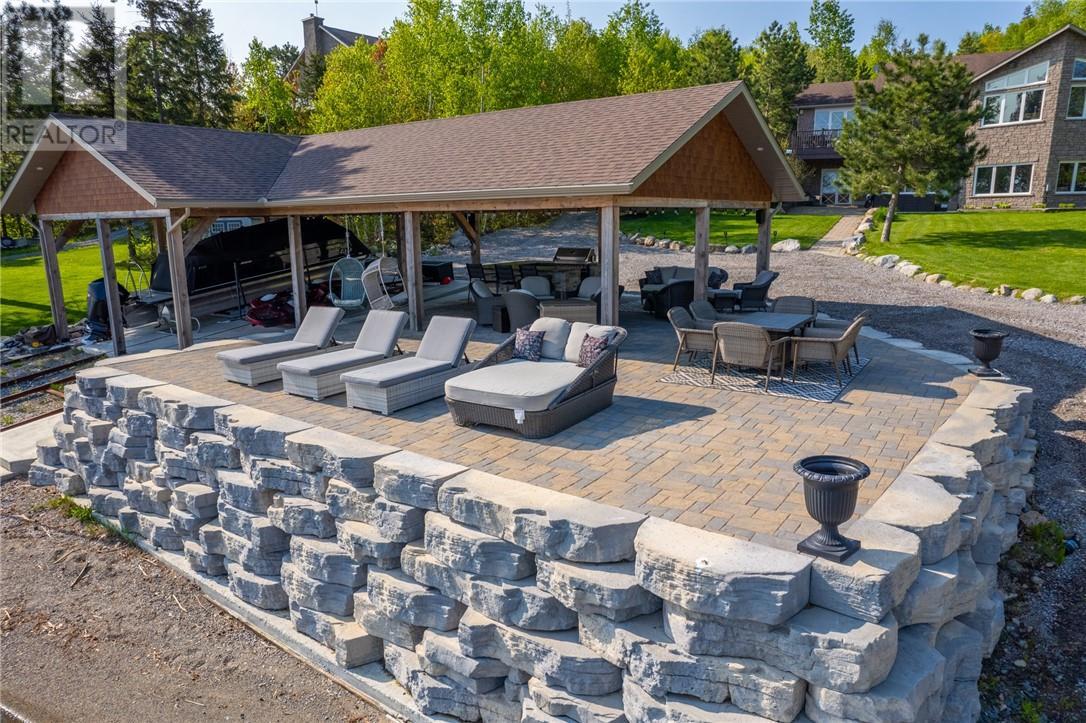 20 Breezehill Road, Skead, ON - Outdoor