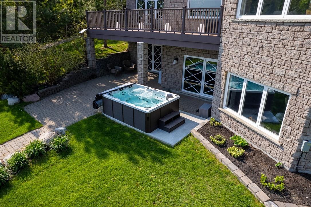 20 Breezehill Road, Skead, ON - Outdoor