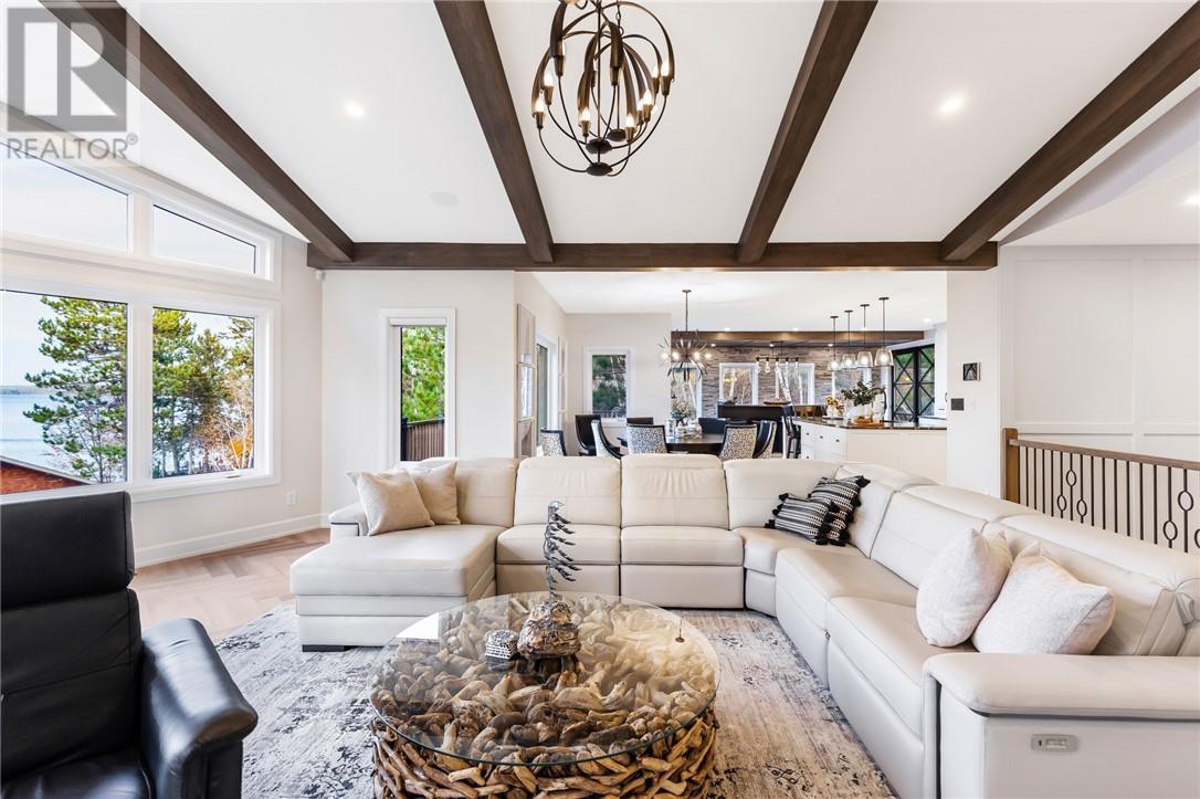 20 Breezehill Road, Skead, ON - Indoor Photo Showing Living Room