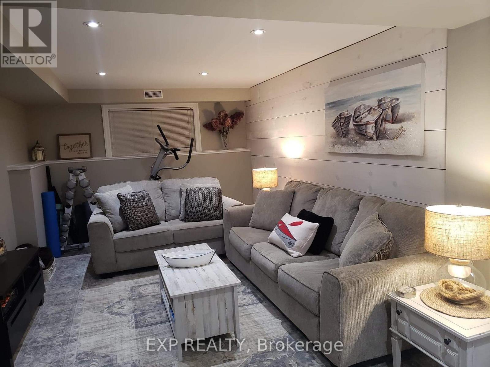 50 Trott Boulevard, Collingwood, ON - Indoor Photo Showing Living Room