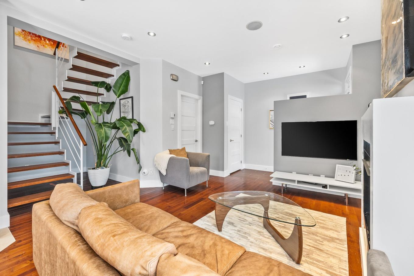 Salon - 0755 Rue Charlevoix, Montréal (Le Sud-Ouest), QC - Indoor Photo Showing Living Room