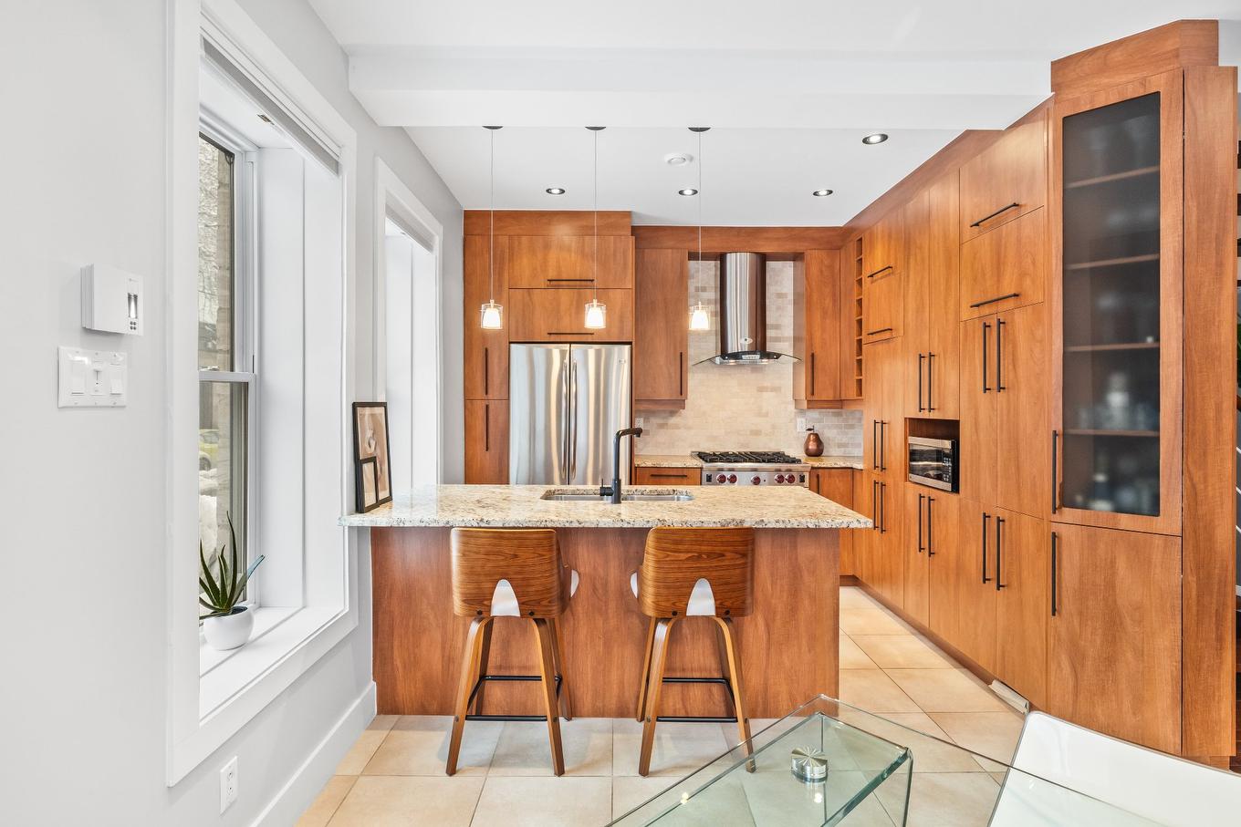 Cuisine - 0755 Rue Charlevoix, Montréal (Le Sud-Ouest), QC - Indoor Photo Showing Kitchen With Upgraded Kitchen