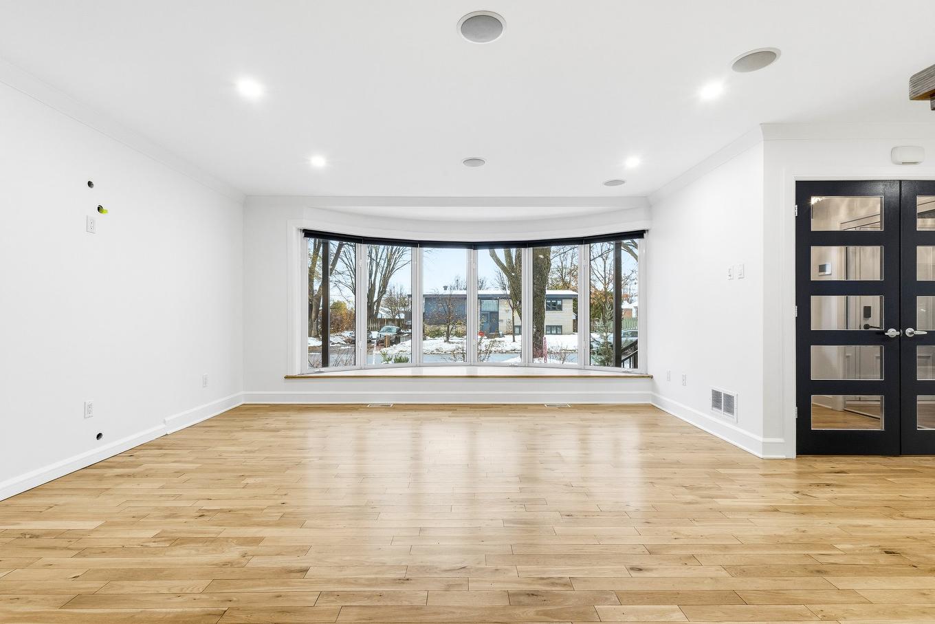 Salon - 3128 Rue Girouard, Laval (Fabreville), QC - Indoor Photo Showing Other Room