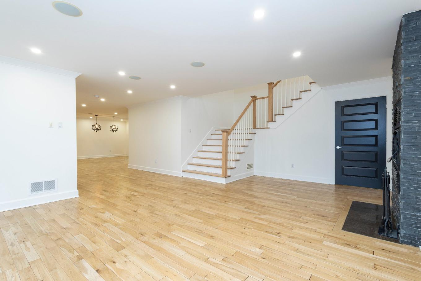 Vue d'ensemble - 3128 Rue Girouard, Laval (Fabreville), QC - Indoor Photo Showing Other Room