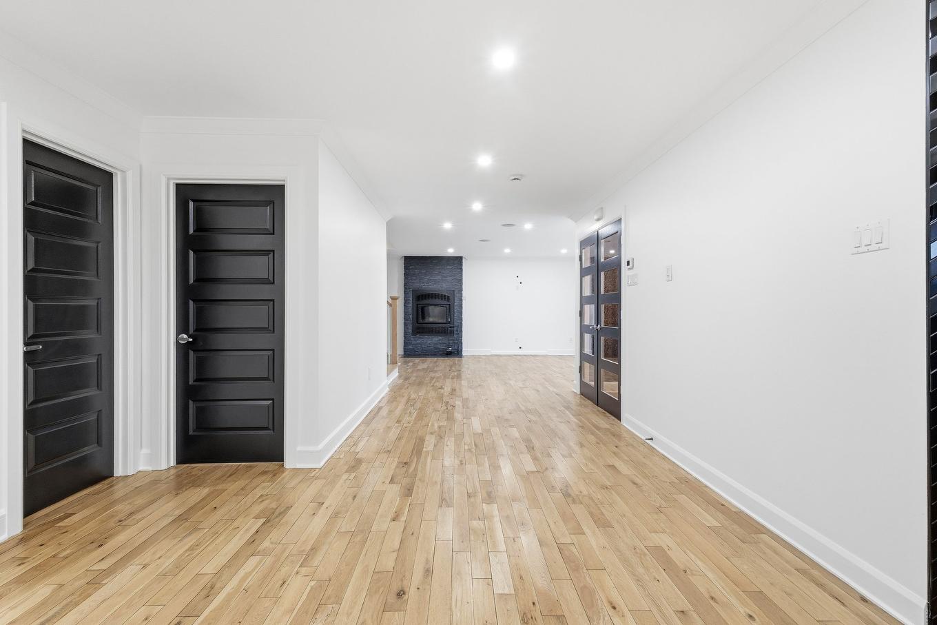 Vue d'ensemble - 3128 Rue Girouard, Laval (Fabreville), QC - Indoor Photo Showing Other Room