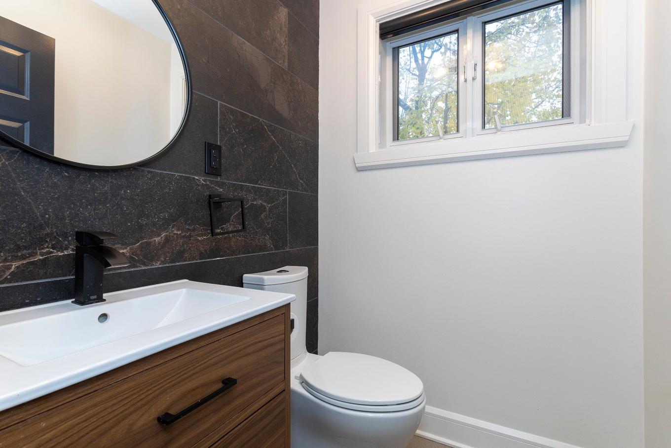 Salle d'eau - 3128 Rue Girouard, Laval (Fabreville), QC - Indoor Photo Showing Bathroom