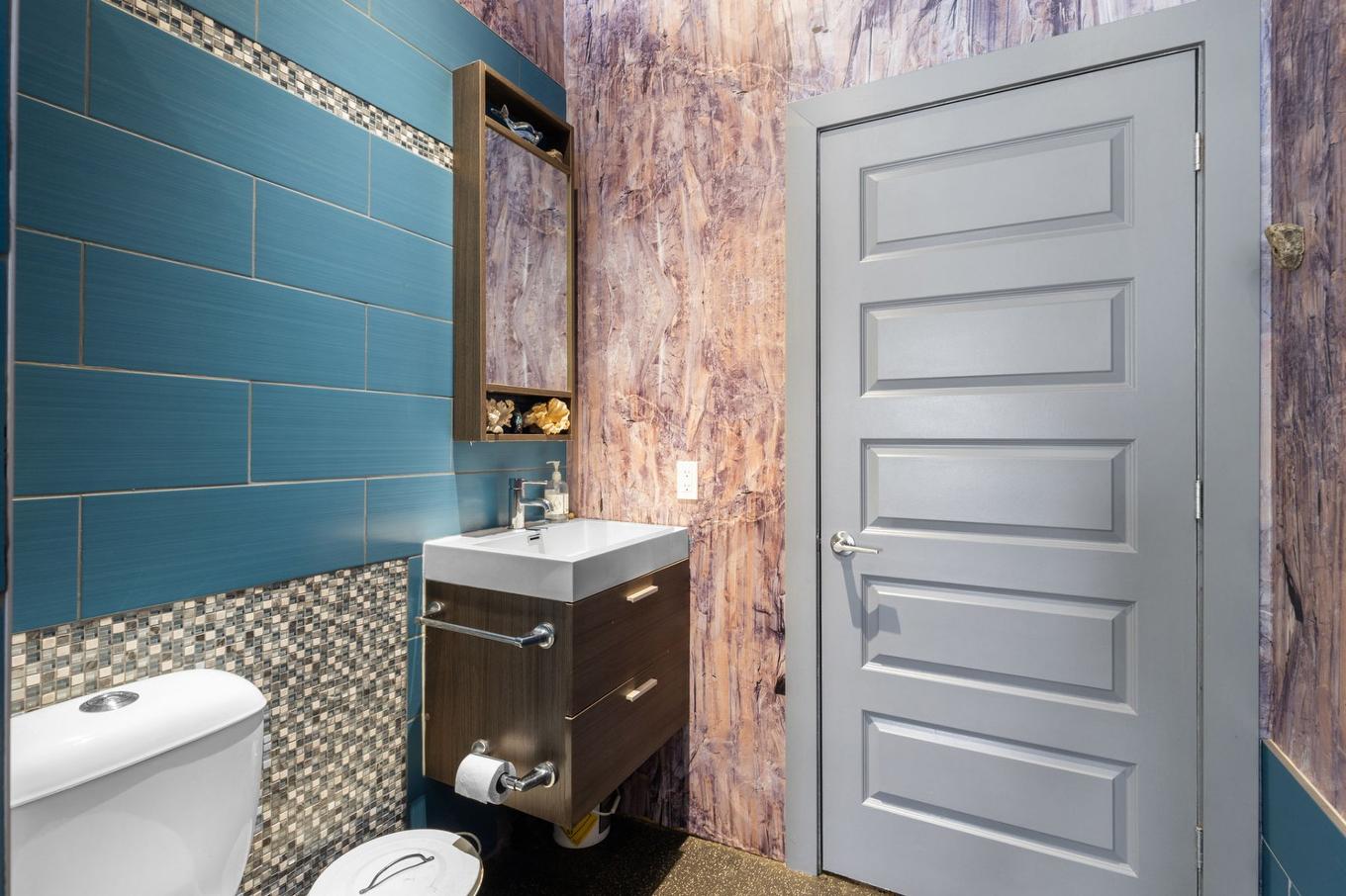 Salle de bains - 3128 Rue Girouard, Laval (Fabreville), QC -