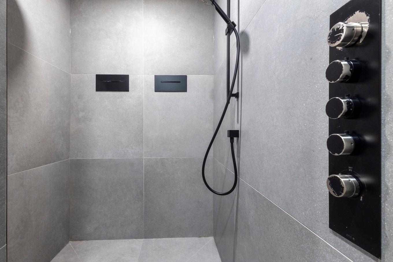 Salle de bains attenante à la CCP - 3128 Rue Girouard, Laval (Fabreville), QC - Indoor Photo Showing Bathroom