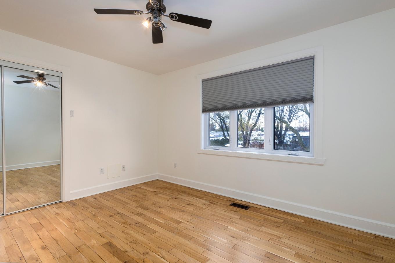 Chambre à coucher - 3128 Rue Girouard, Laval (Fabreville), QC - Indoor Photo Showing Other Room