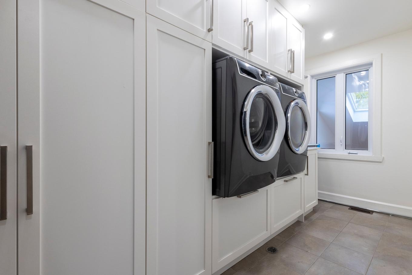 Salle de lavage - 3128 Rue Girouard, Laval (Fabreville), QC - Indoor Photo Showing Laundry Room