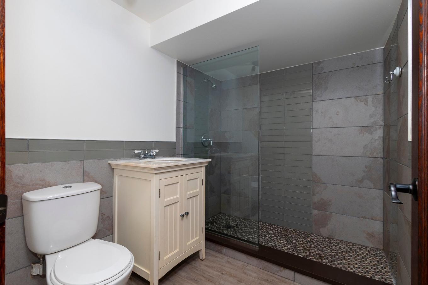 Salle de bains - 3128 Rue Girouard, Laval (Fabreville), QC - Indoor Photo Showing Bathroom