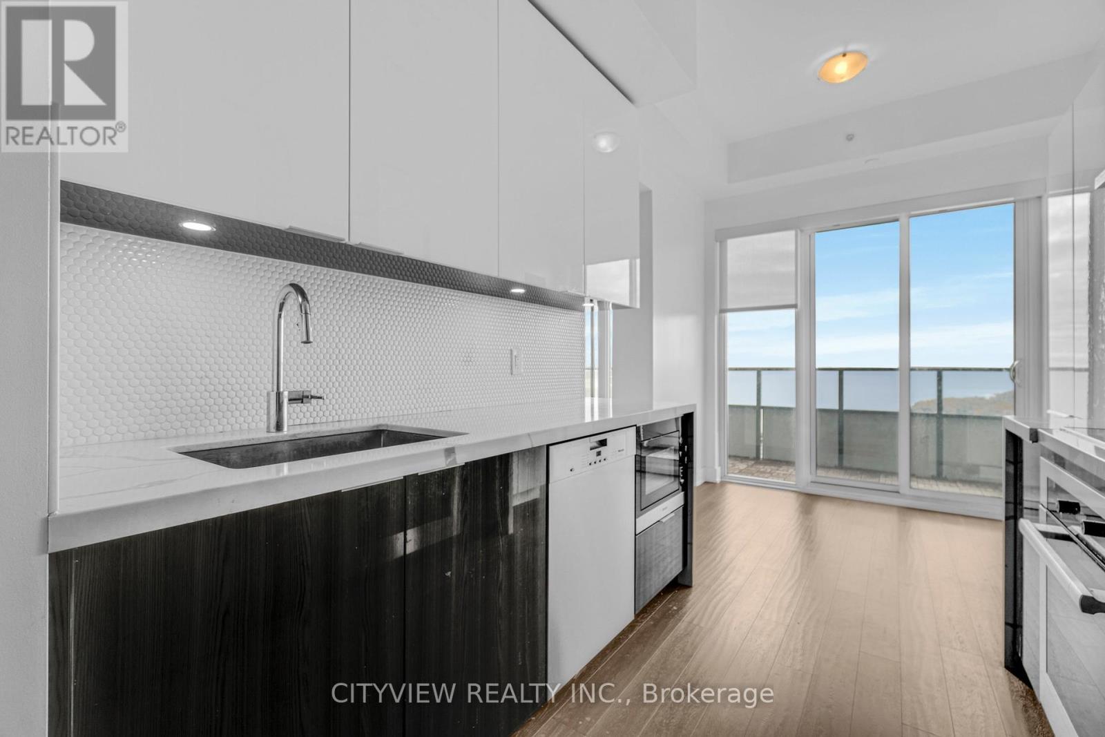 4510 - 20 Shore Breeze Drive, Toronto, ON - Indoor Photo Showing Kitchen With Upgraded Kitchen