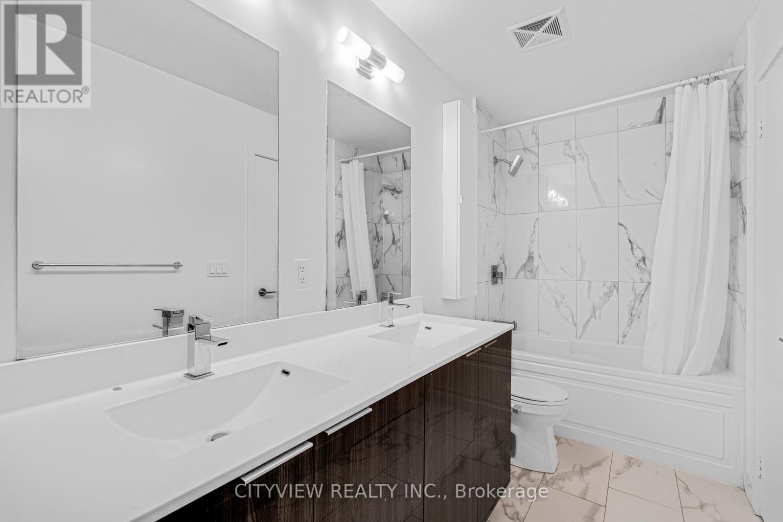 4510 - 20 Shore Breeze Drive, Toronto, ON - Indoor Photo Showing Bathroom