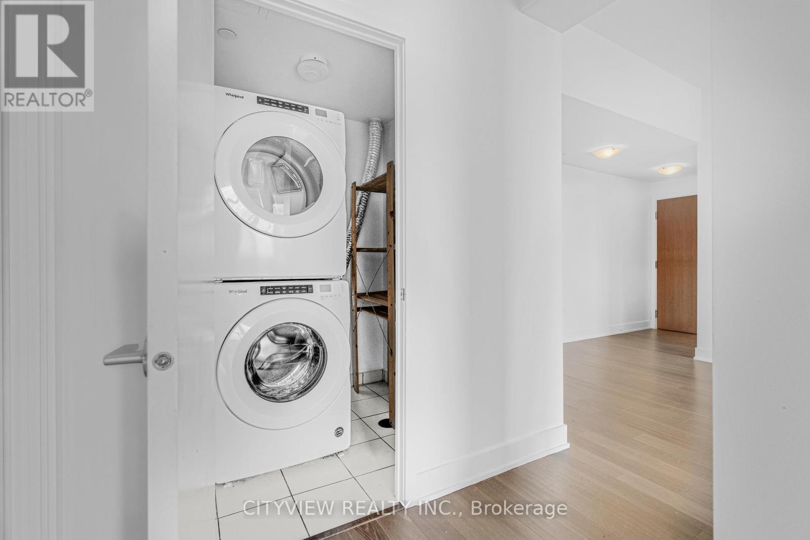 4510 - 20 Shore Breeze Drive, Toronto, ON - Indoor Photo Showing Laundry Room