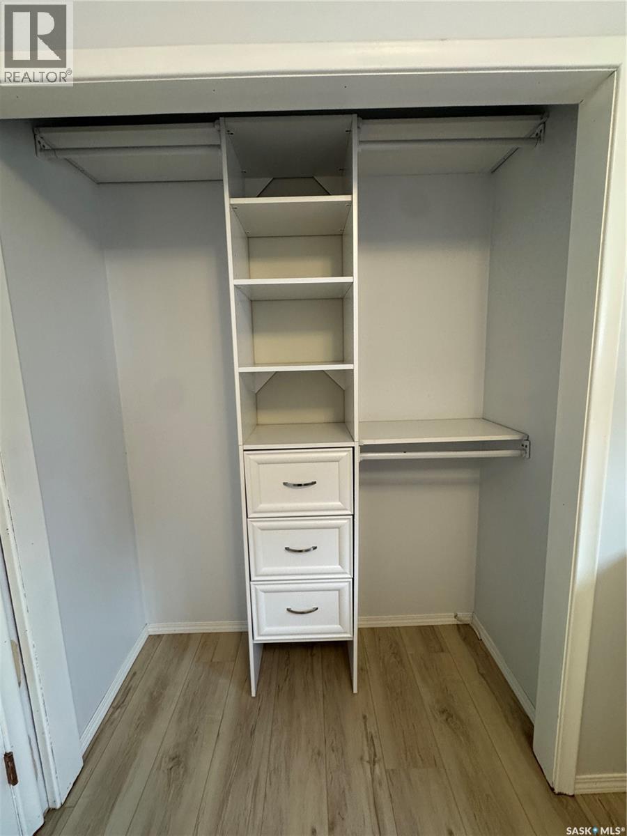 501 7Th Avenue W, Biggar, SK - Indoor With Storage