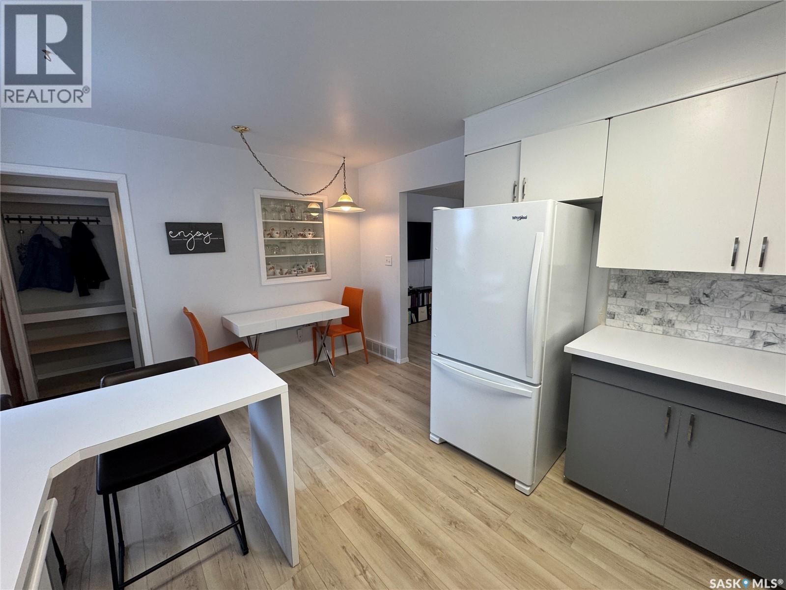 501 7Th Avenue W, Biggar, SK - Indoor Photo Showing Kitchen
