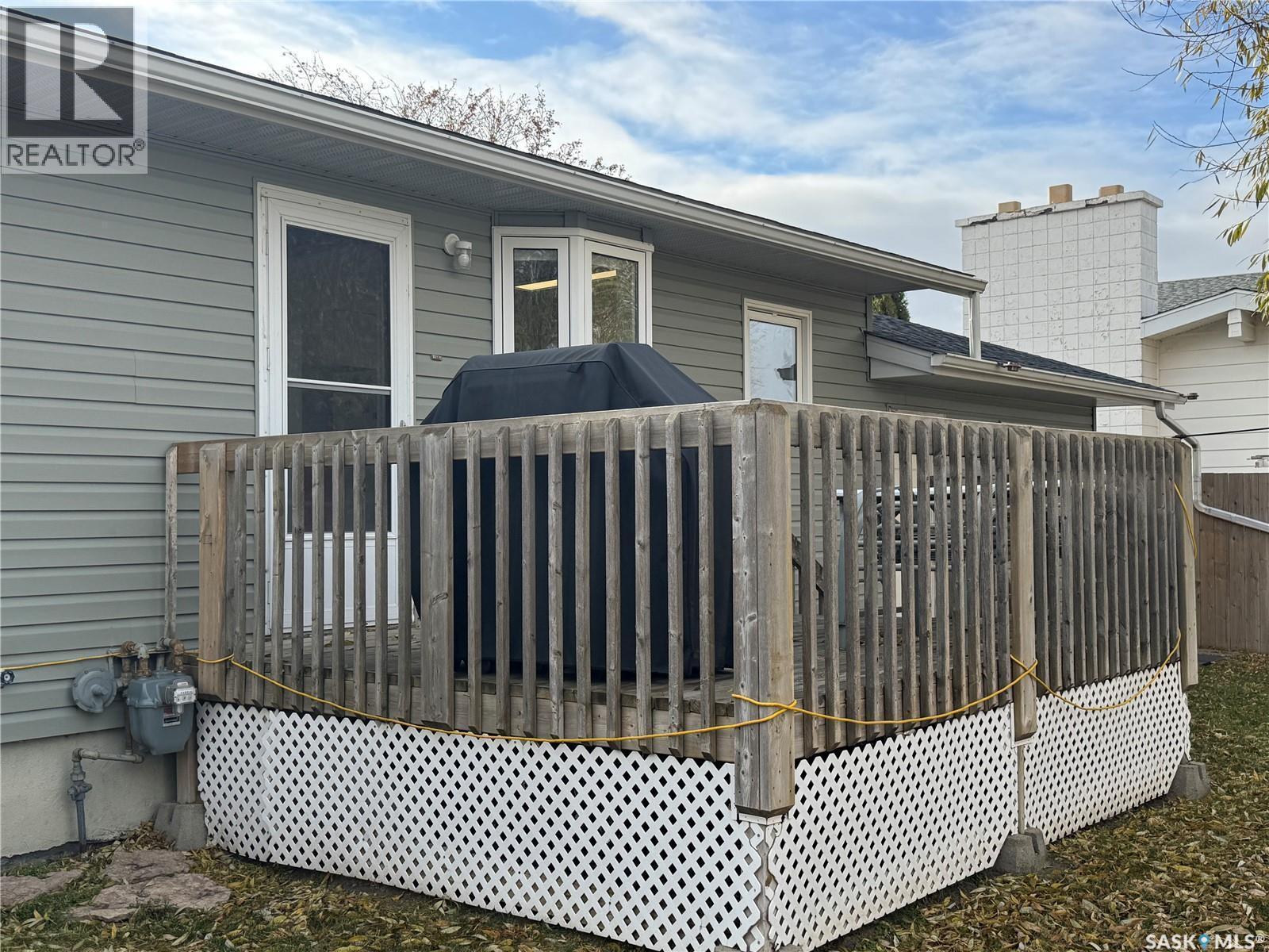501 7Th Avenue W, Biggar, SK - Outdoor With Deck Patio Veranda With Exterior