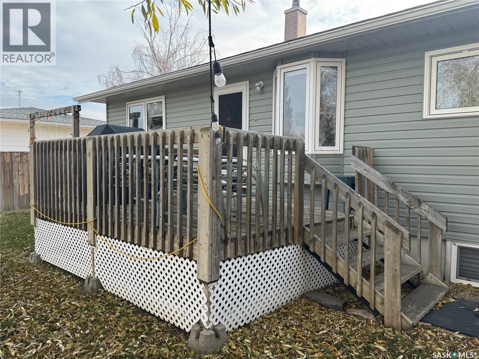 501 7Th Avenue W, Biggar, SK - Outdoor With Deck Patio Veranda With Exterior