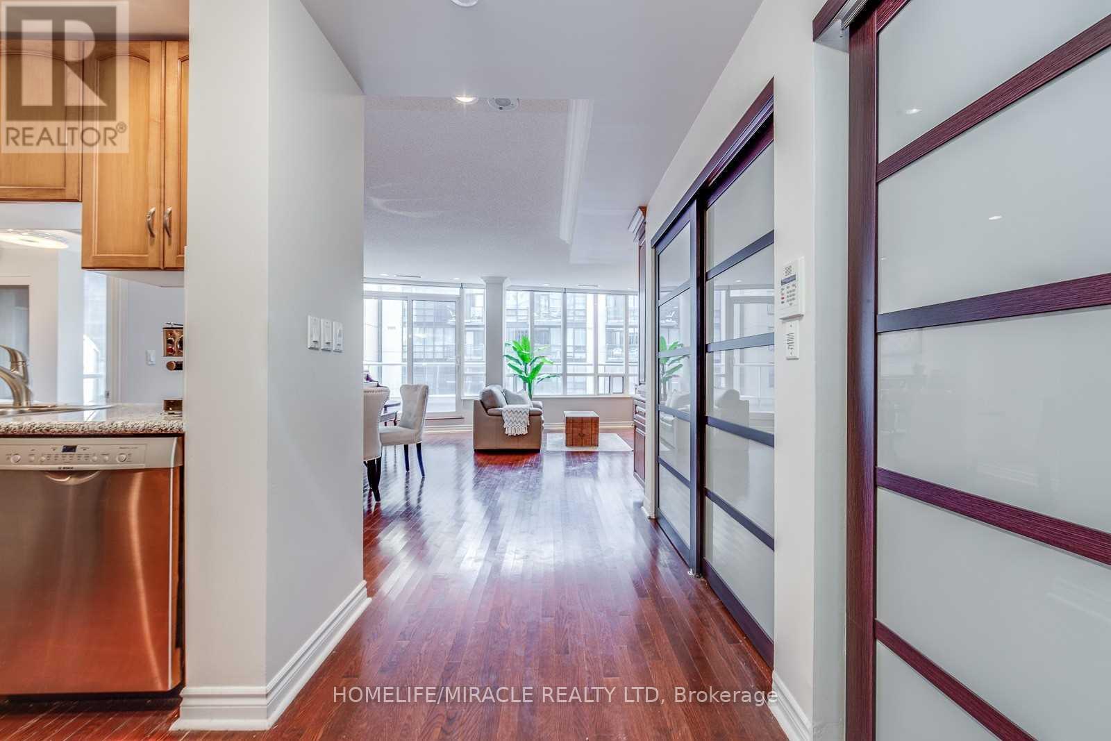 Ph09 - 270 Wellington Street W, Toronto, ON - Indoor Photo Showing Other Room