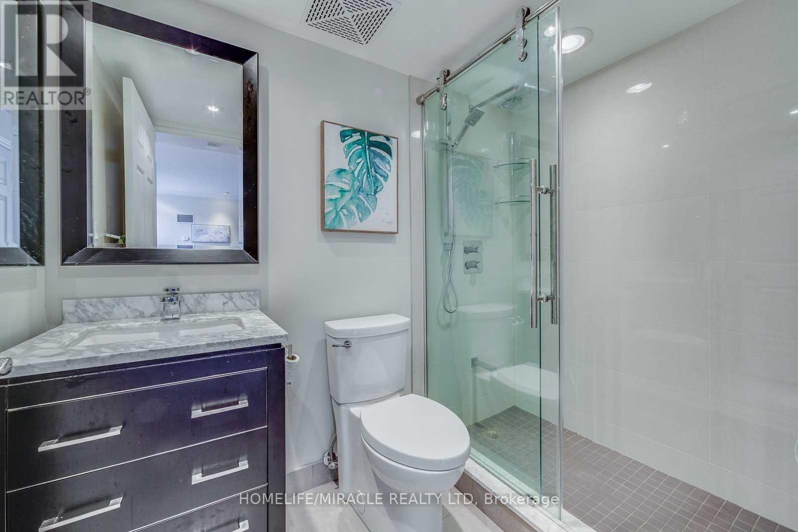 Ph09 - 270 Wellington Street W, Toronto, ON - Indoor Photo Showing Bathroom