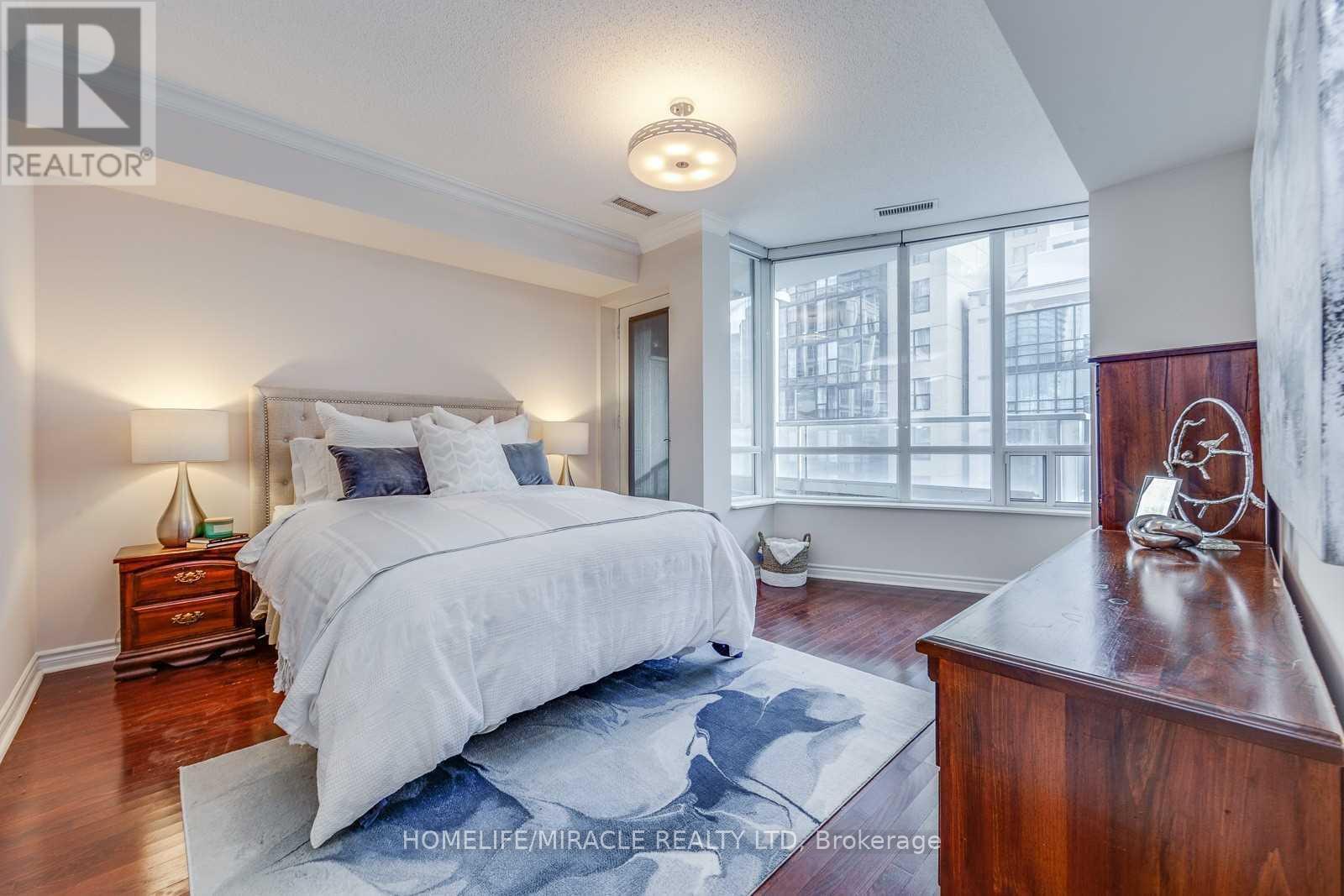 Ph09 - 270 Wellington Street W, Toronto, ON - Indoor Photo Showing Bedroom