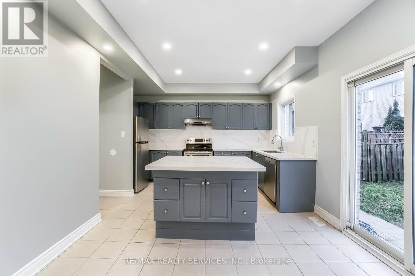 Upper - 15 Masters Green Crescent, Brampton, ON - Indoor Photo Showing Other Room