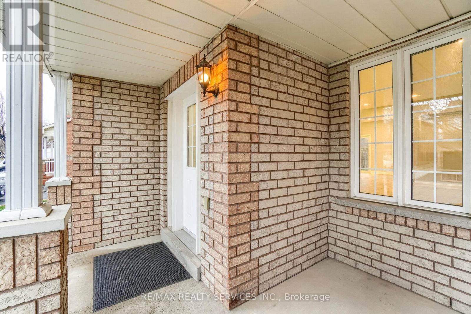 Upper - 15 Masters Green Crescent, Brampton, ON - Outdoor With Exterior