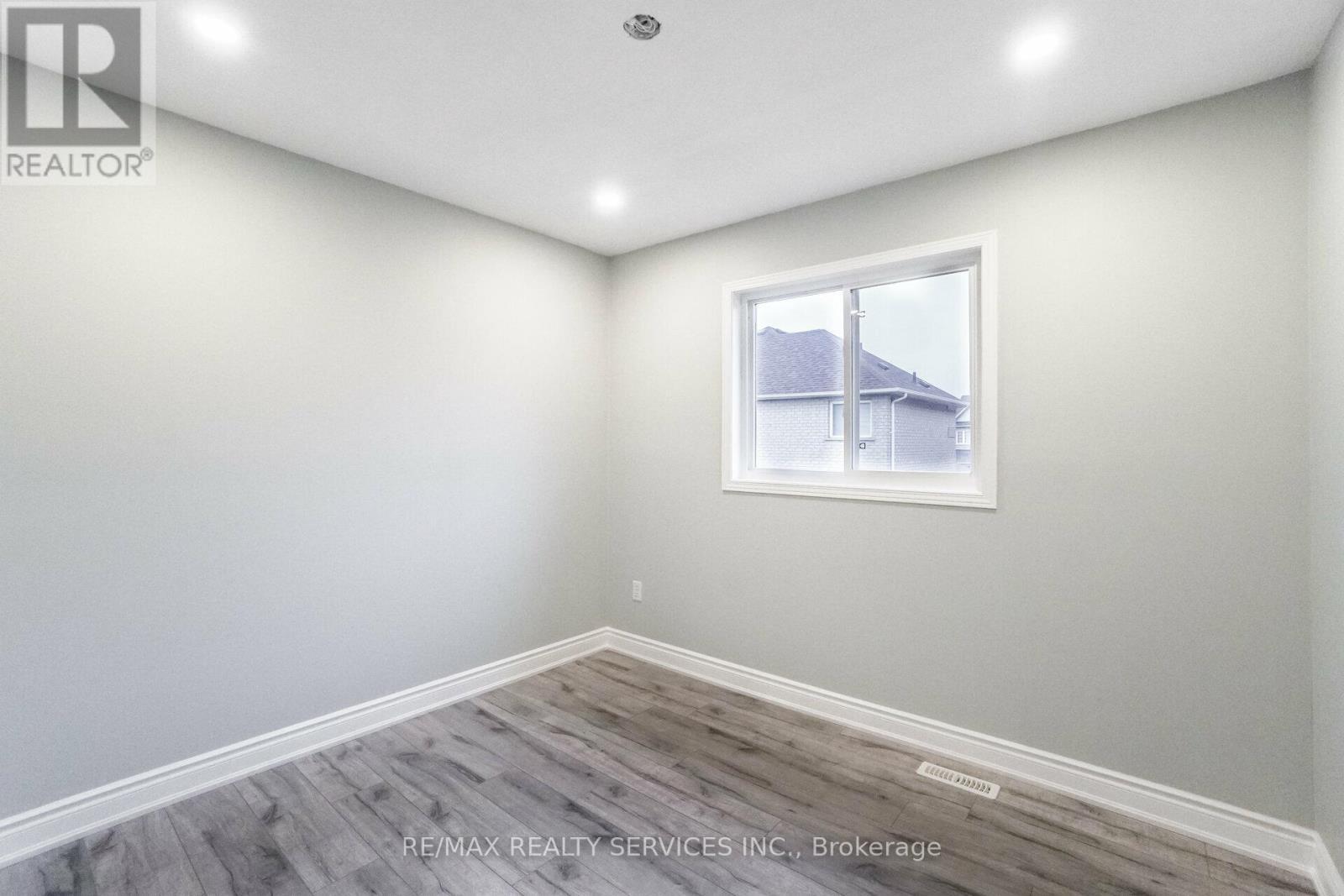 Upper - 15 Masters Green Crescent, Brampton, ON - Indoor Photo Showing Other Room