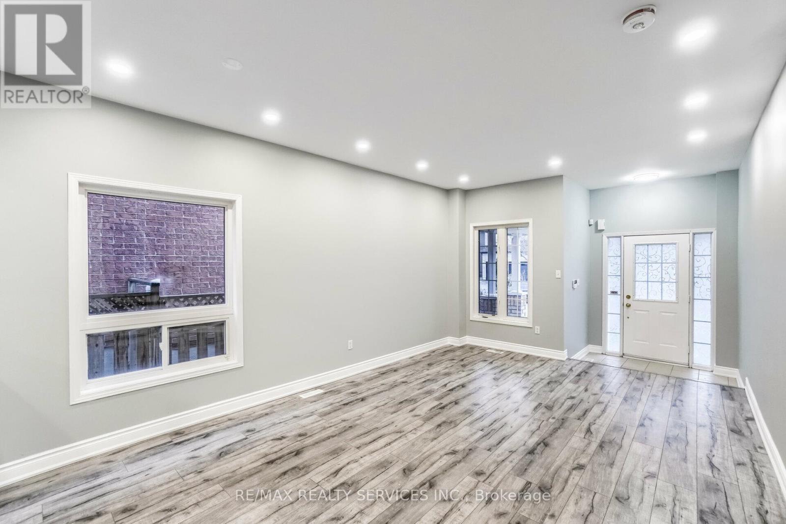 Upper - 15 Masters Green Crescent, Brampton, ON - Indoor Photo Showing Other Room