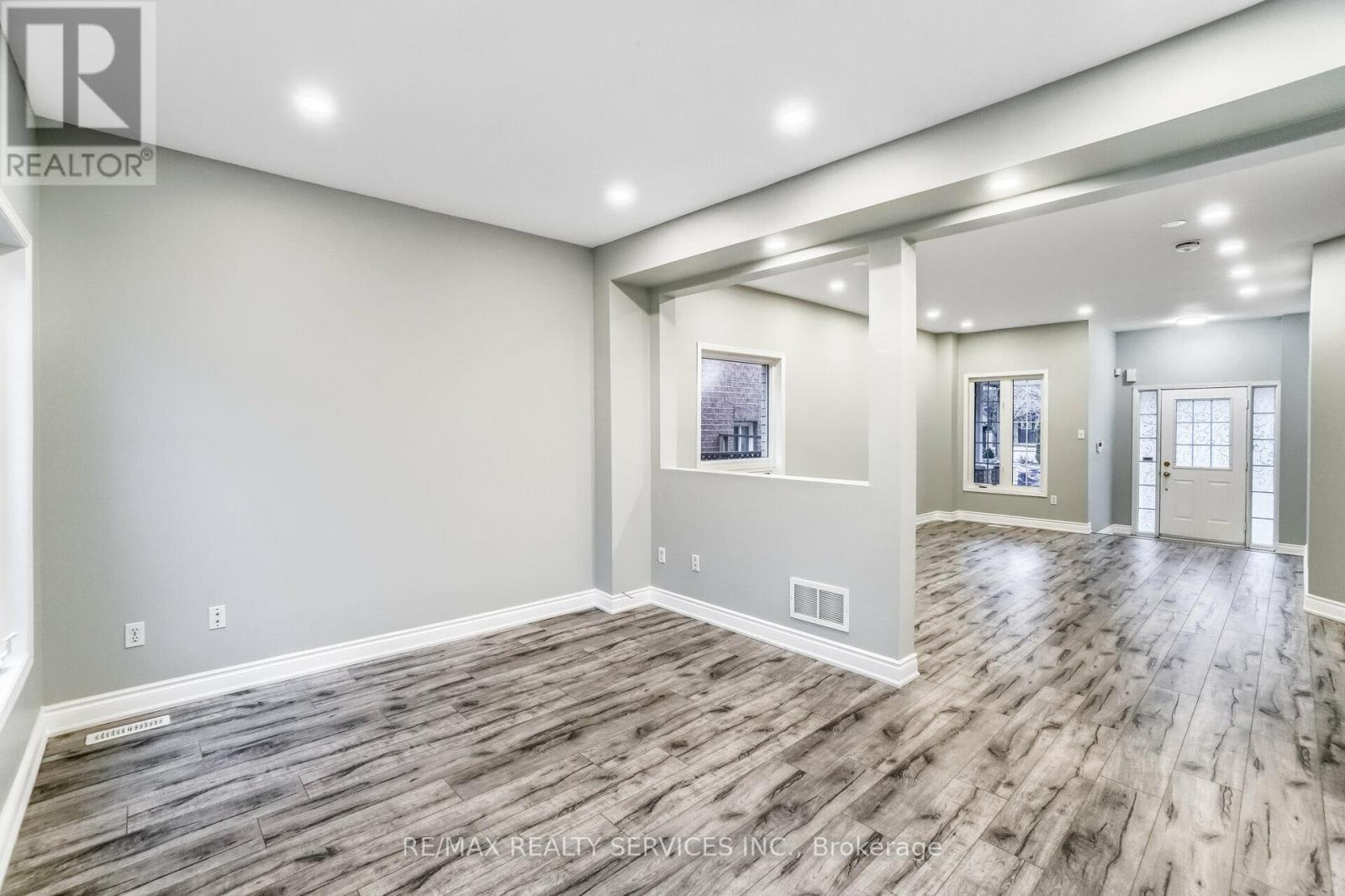 Upper - 15 Masters Green Crescent, Brampton, ON - Indoor Photo Showing Other Room