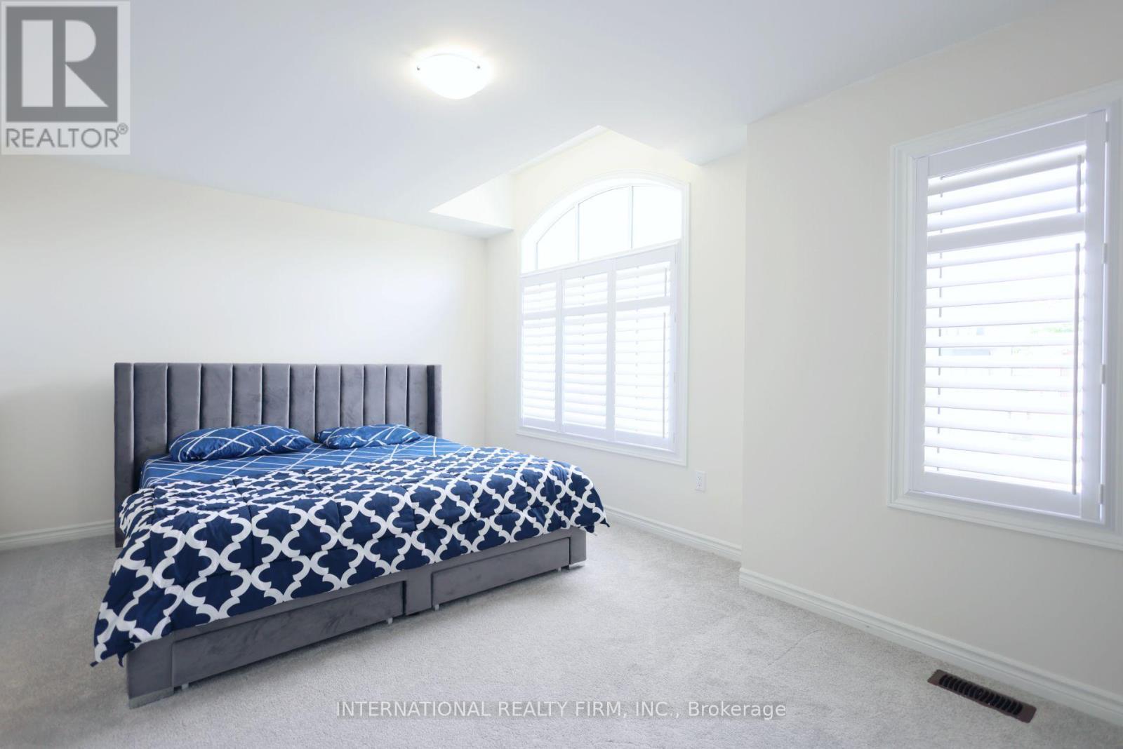 327 Northglen Blvd Boulevard, Clarington, ON - Indoor Photo Showing Bedroom