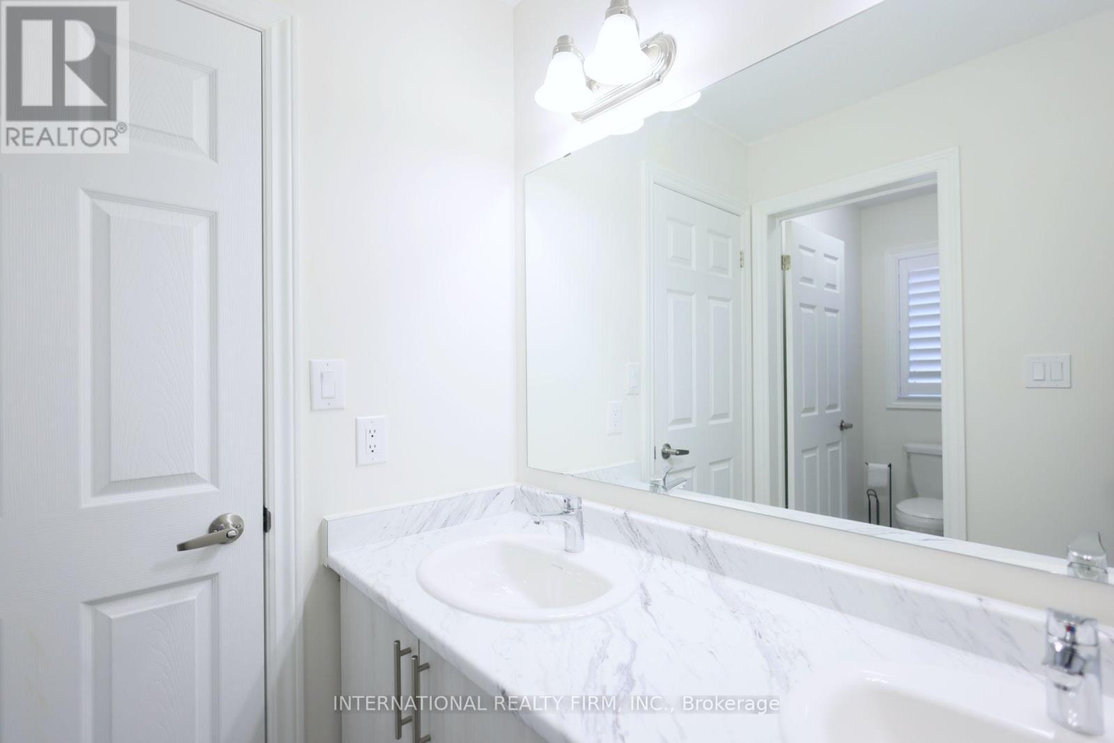 327 Northglen Blvd Boulevard, Clarington, ON - Indoor Photo Showing Bathroom